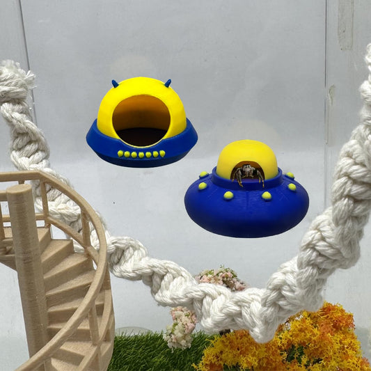 Scalyplay™ 2-Pack Alien Spacecraft Platforms – Magnetic Climbing & Resting for Jumping Spiders